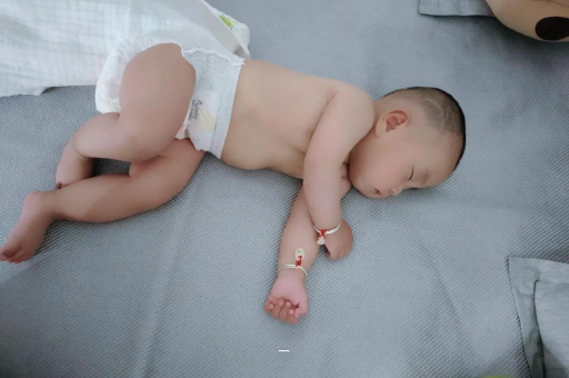 钦州宝宝咳嗽发烧拉肚子